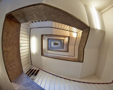 Comment calculer les marches d’un escalier droit ?