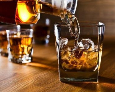 Comment remplir un verre de whisky ?